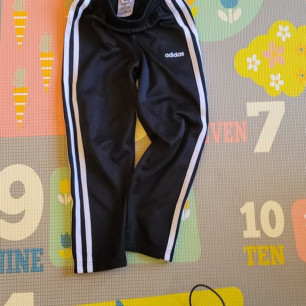 Adidas joggers sz 5 toddler